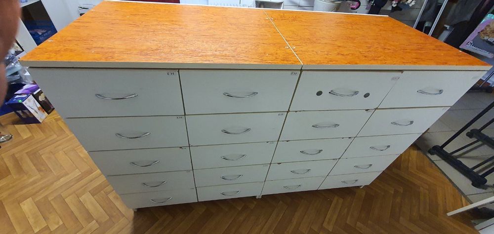 Меблі для магазину, житла