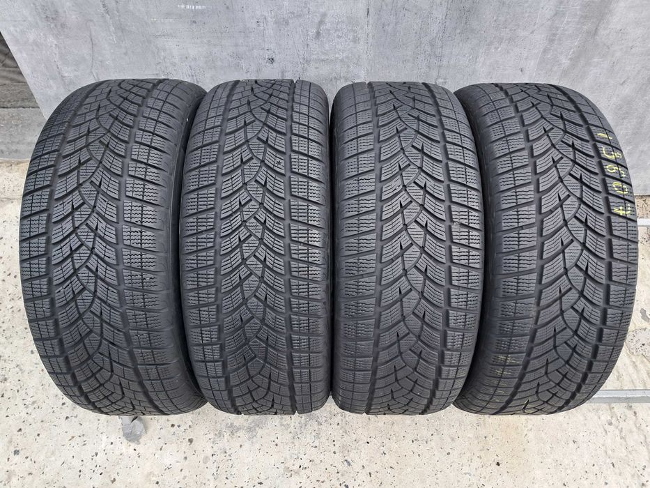 Резина зимова, Good Year Ultra Grip Performance + 235\55 R17