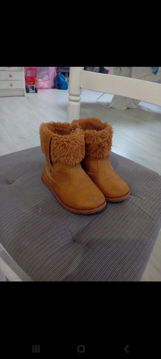 Botas de criança menina