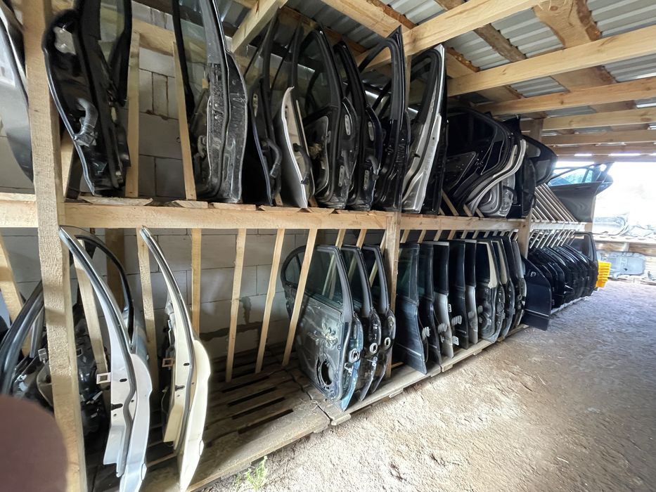 Двері праві ліві W203 W211 W163 W209 дверь передня задня