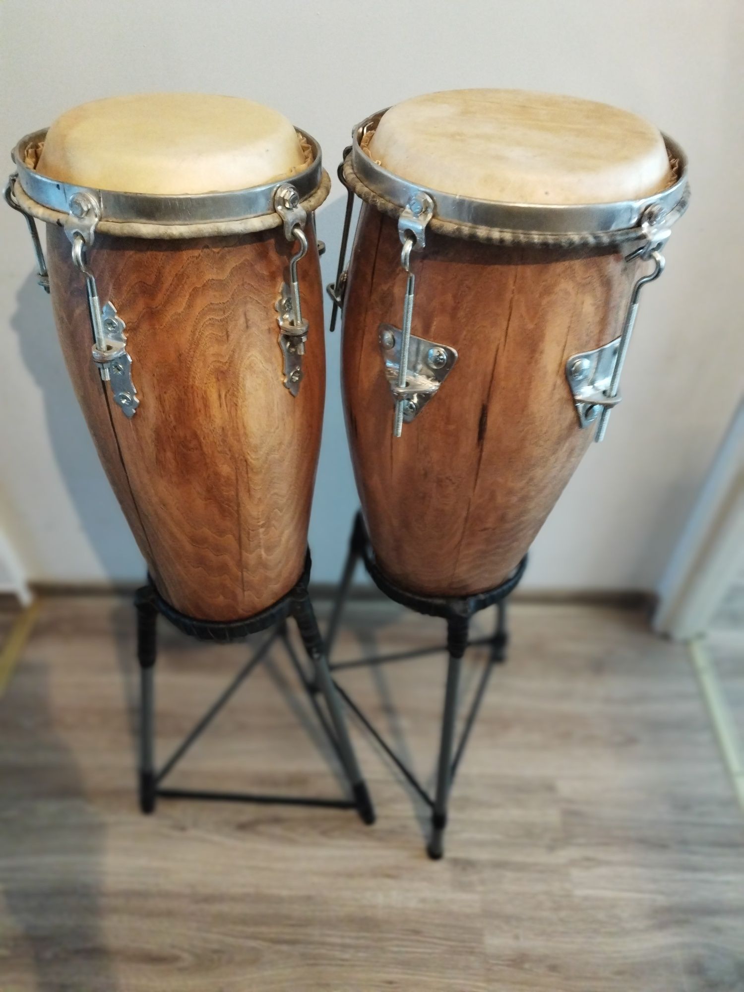 Bębny djembe kongi