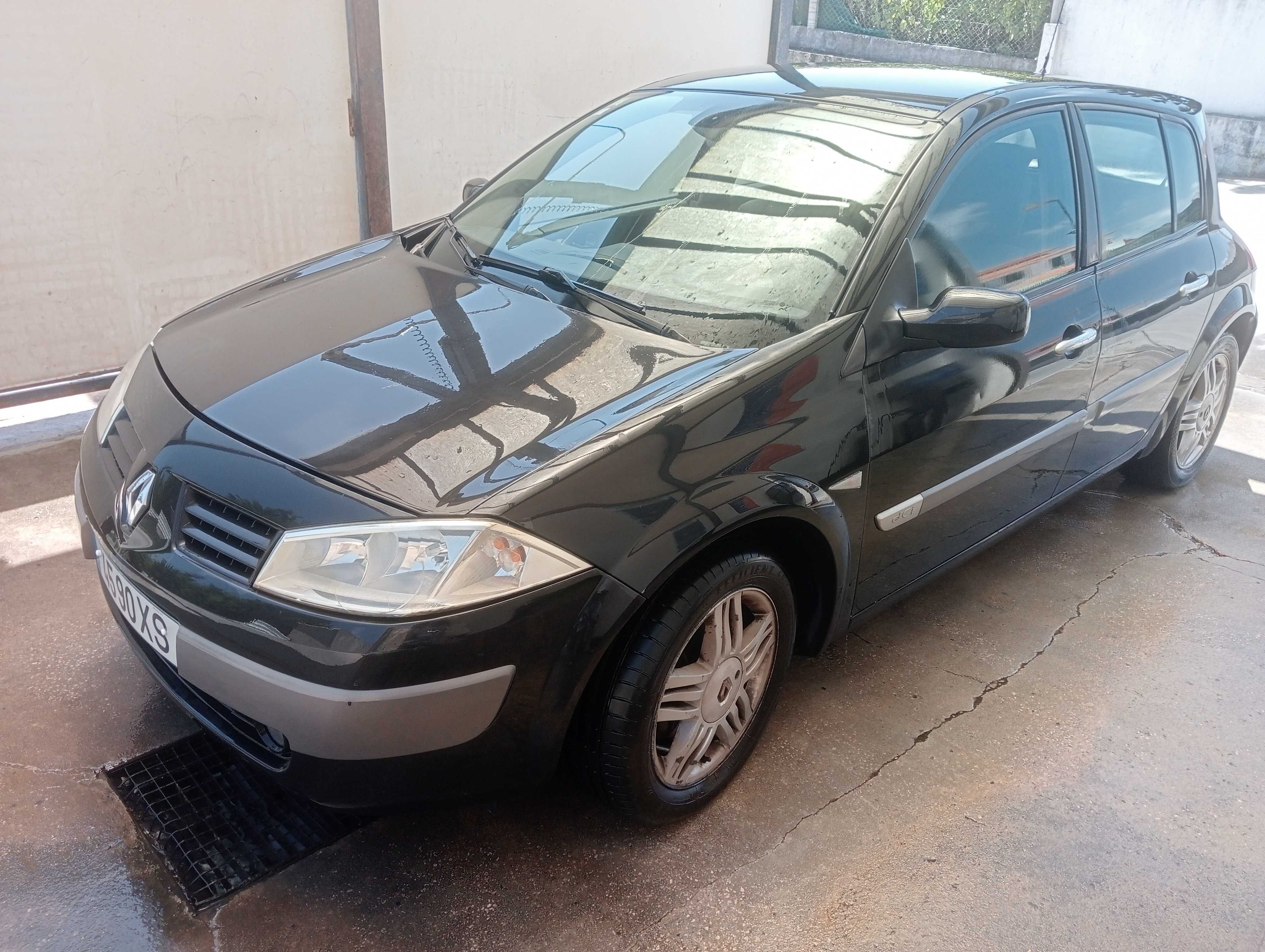 Renault Megane a gasóleo de 5 lugares ano 2005