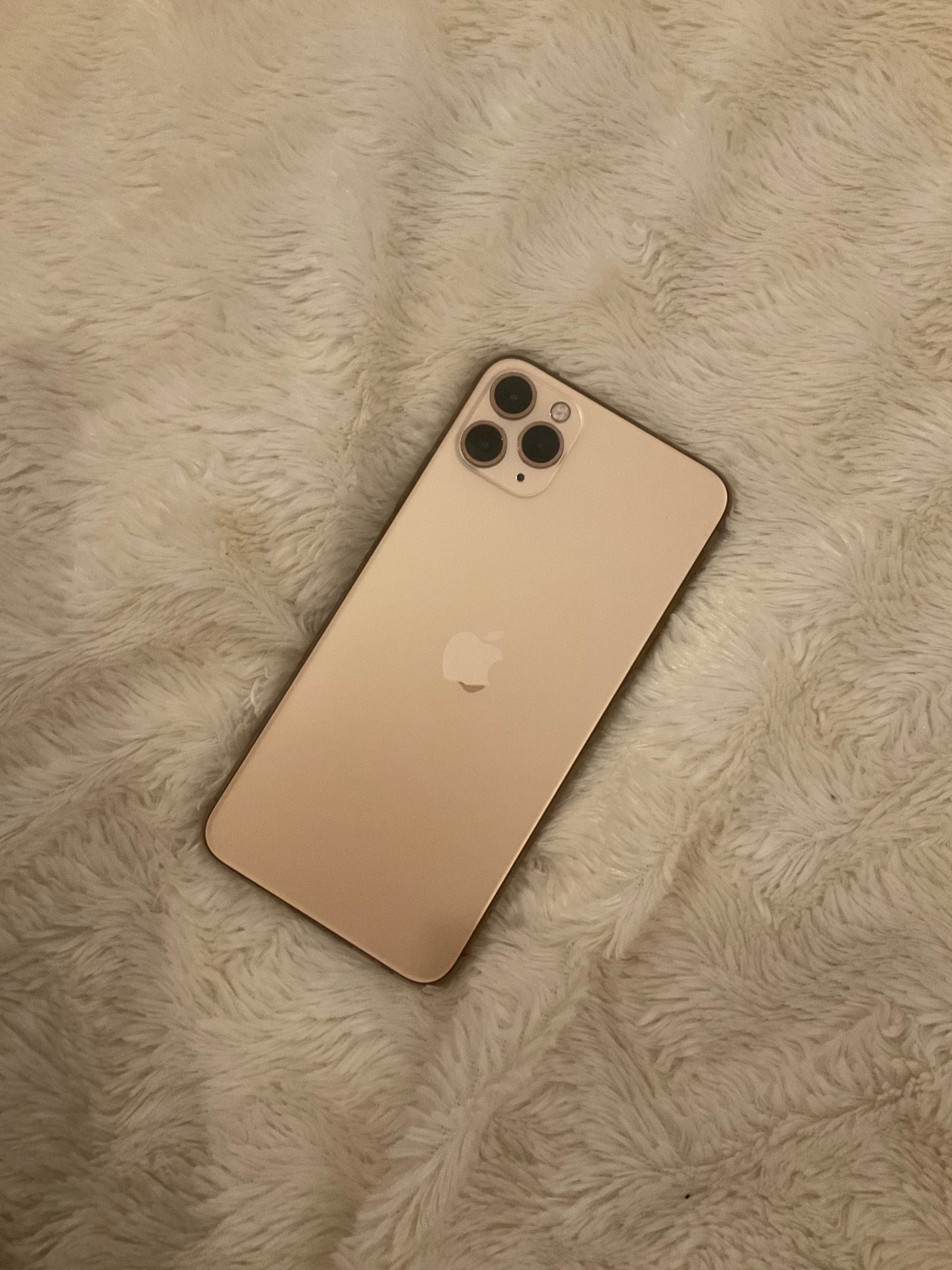 iPhone 11 Pro Max 64 gb dourado