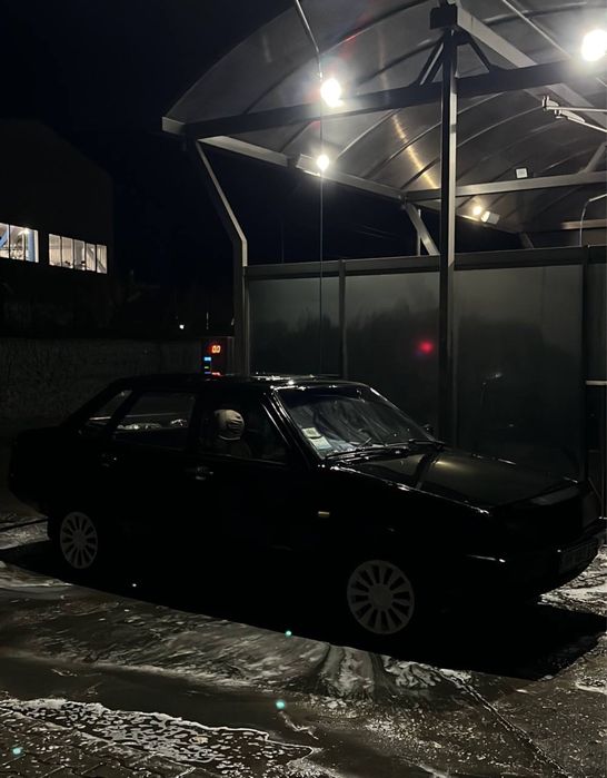 Продам 99 в нормальному стані всі подробеці по телефону