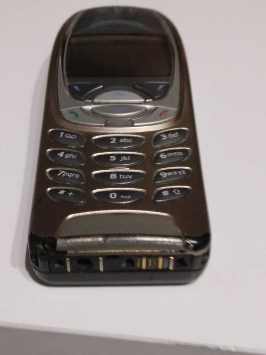 Kultowa Nokia 6310i srebrna
