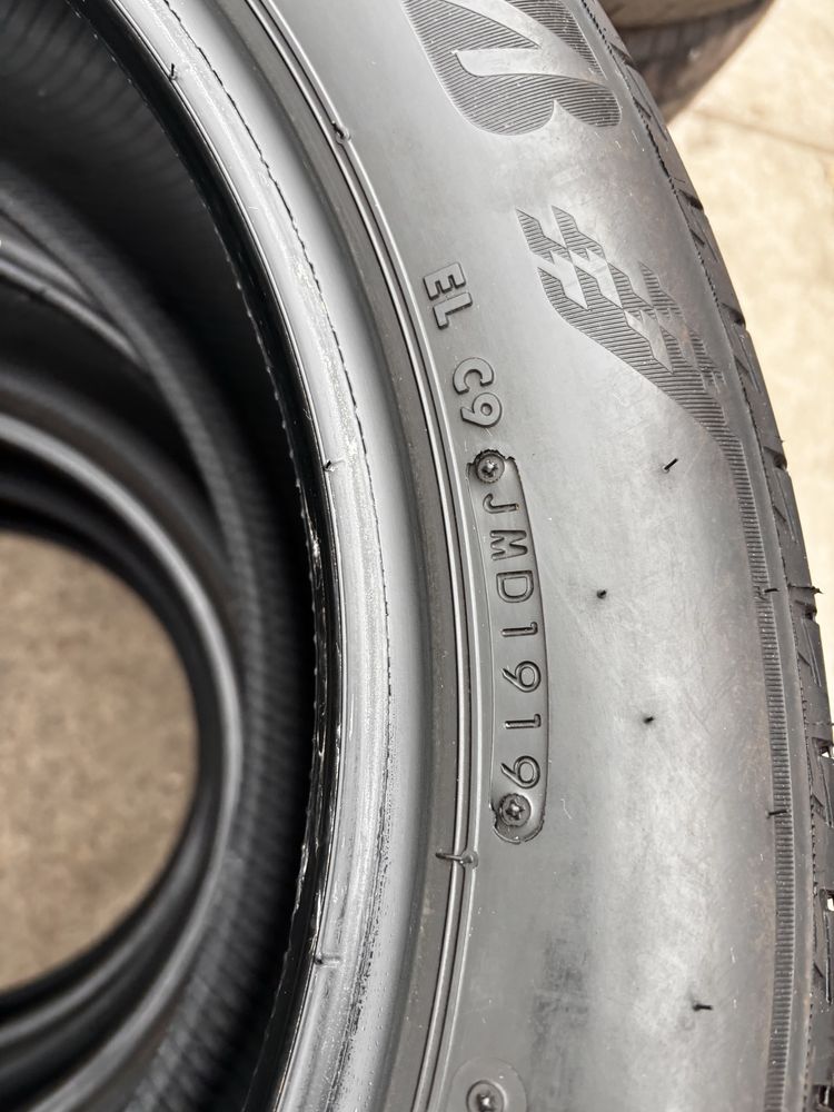 Sprzedam 4 opony Bridgestone 215/55/R18