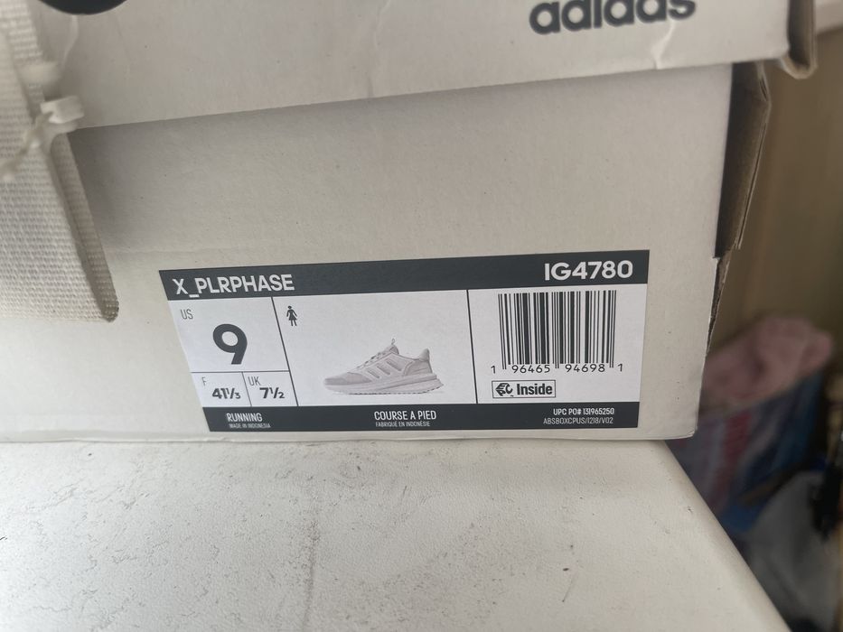 Кросовки adidas 40 розмір