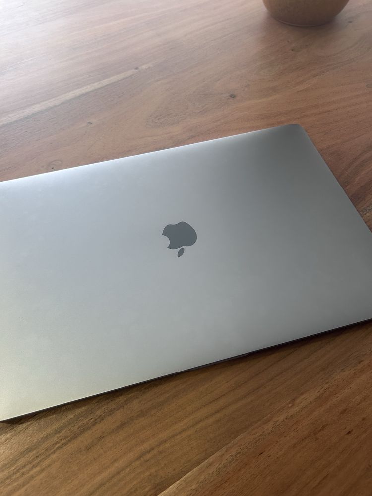 MacBook Pro 15.4” - Para Peças