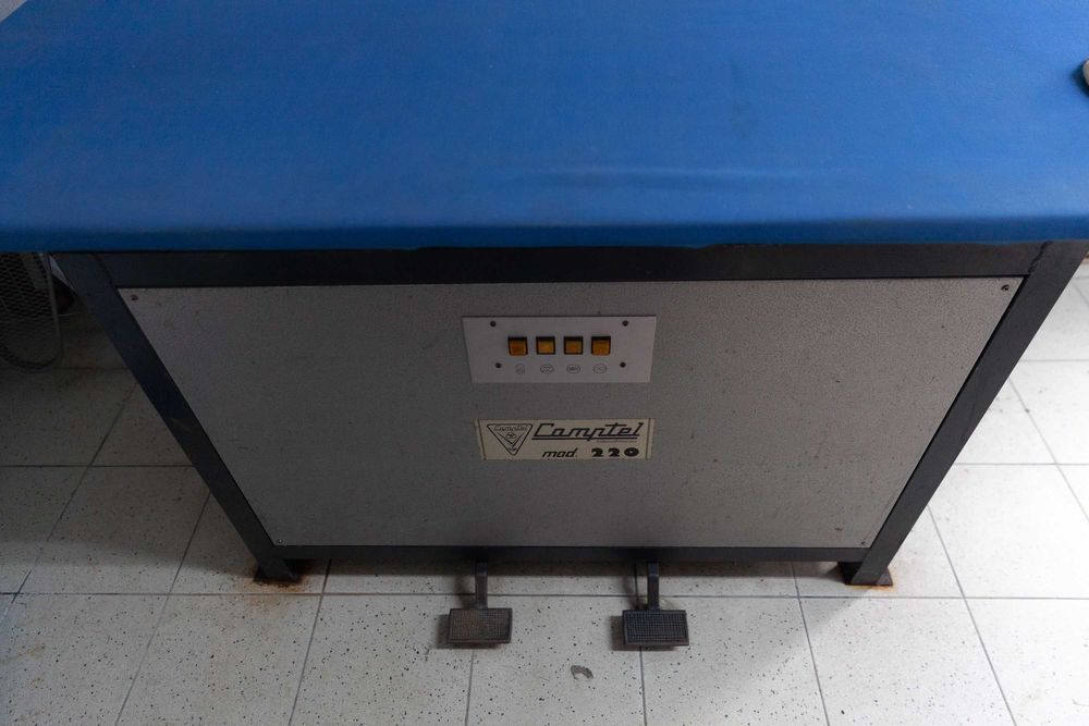 Prensa de vaporização e aspiração- Potência máxima 12 KW