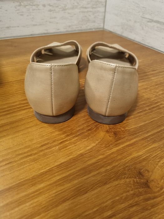 Platynowe sandały z ozdobną cholewką Ryłko