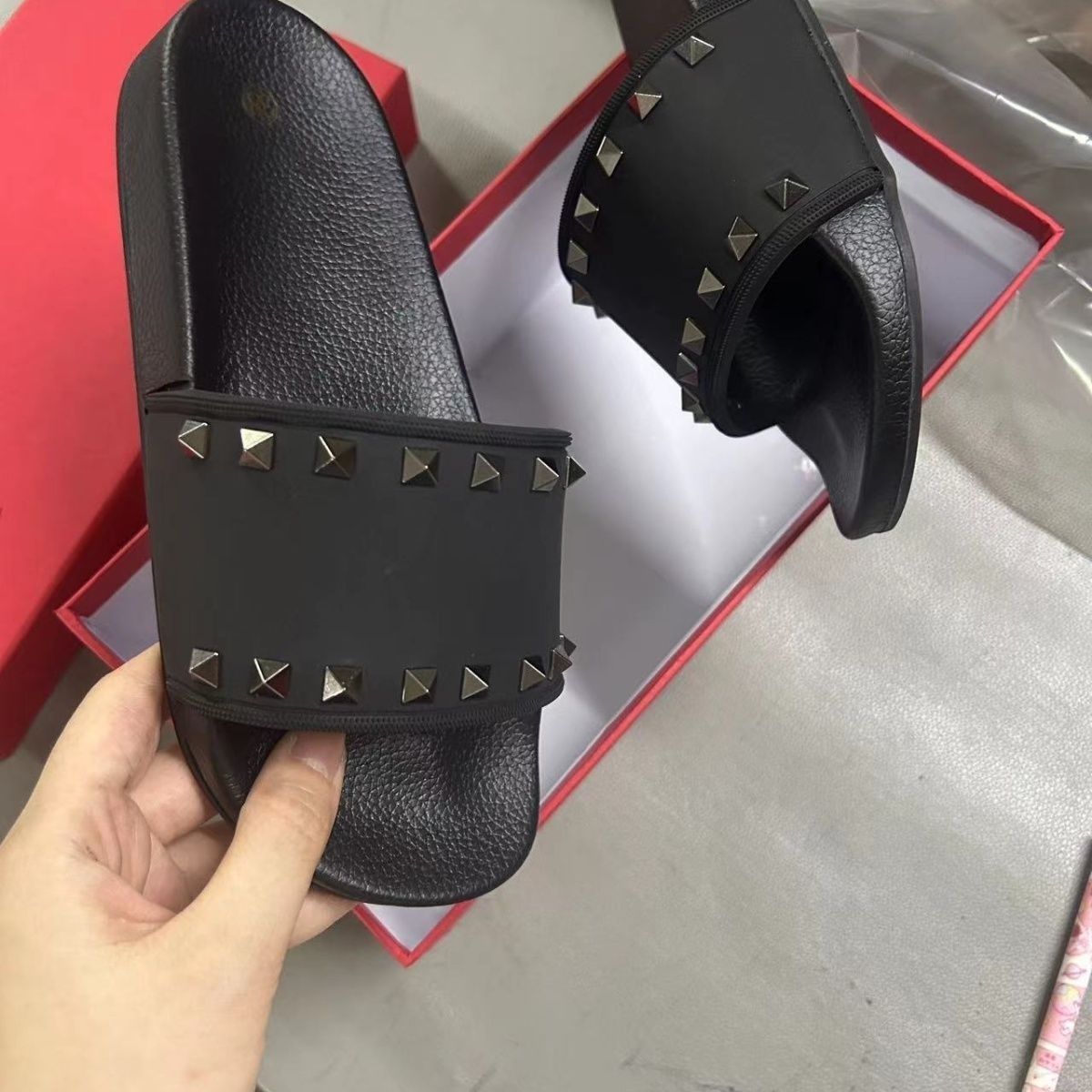 Тапочки валентіно/valentino slides