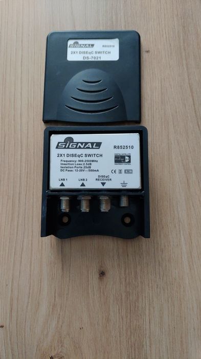 Przełącznik satelitarny Signal DiSEqC 2.0 2X1 DS-7021