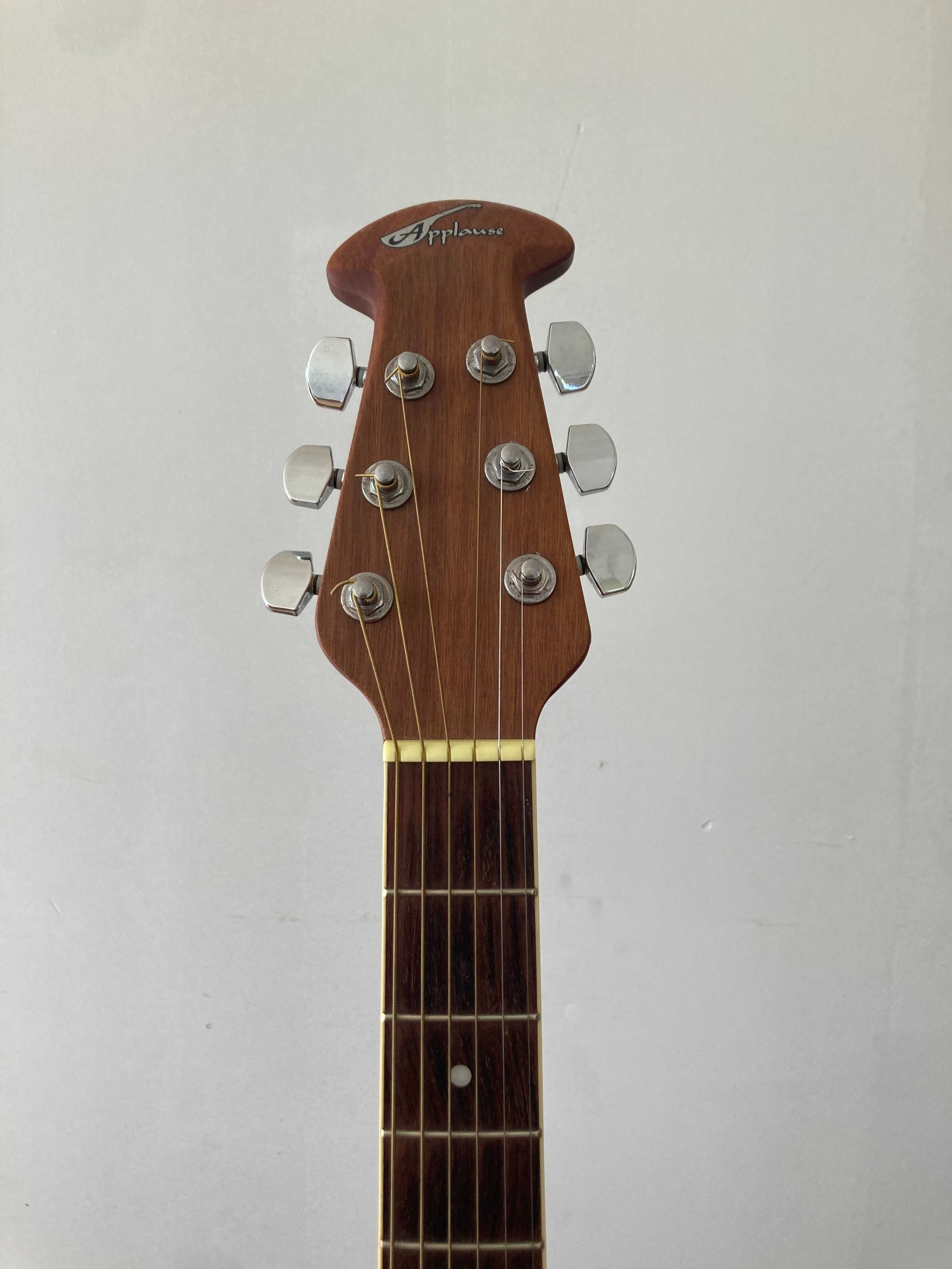 Guitarra semi-acústica Ovation Applause