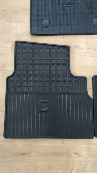 Dywaniki, wycieraczki gumowe Mercedes-Benz klasa G W464 oryginalne