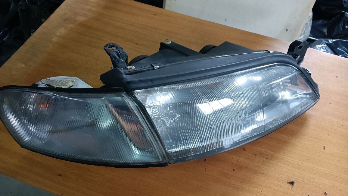 Ótica Opel Vectra farol DRT. Óptica 1996