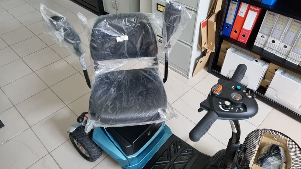 Scooter eléctrica de mobilidade reduzida, nova nunca usada!