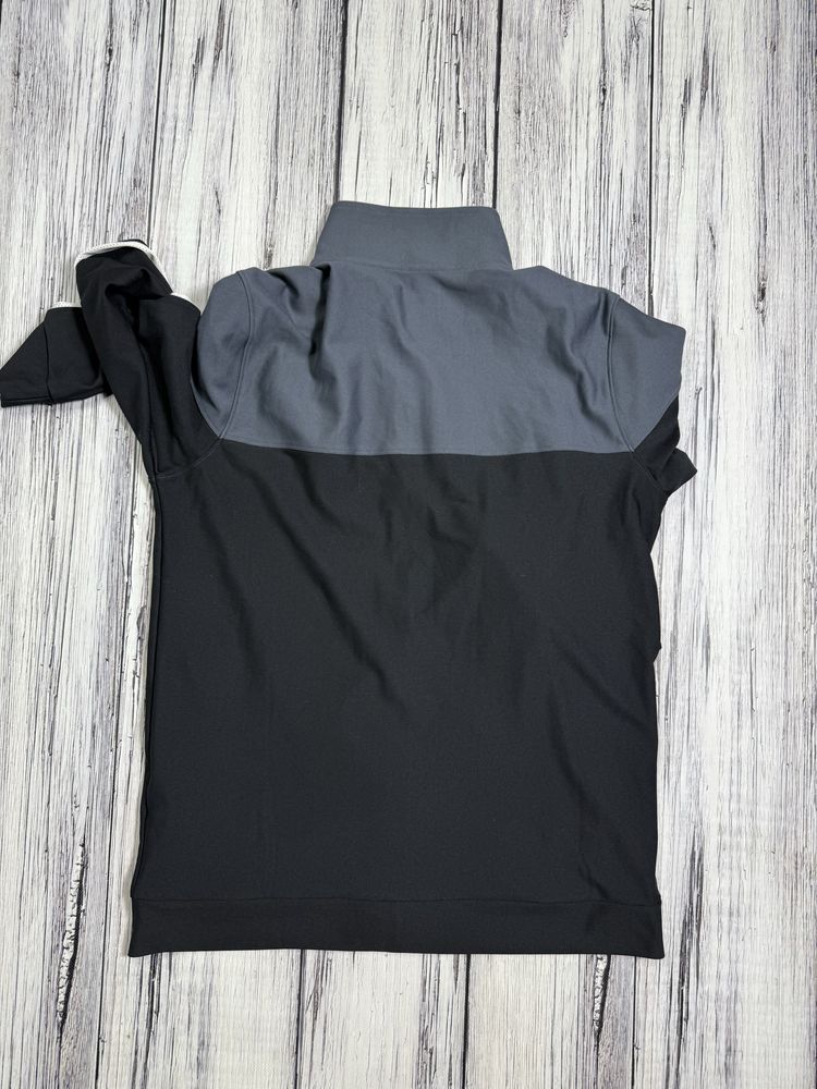 Under Armour кофта оригинал M размер