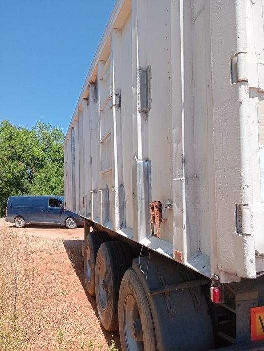 Semi Reboque basculante graneleiro