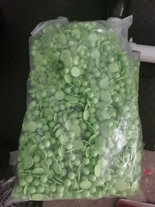 guziki do bluz kucharskich, różne kolory, 27000 sztuk