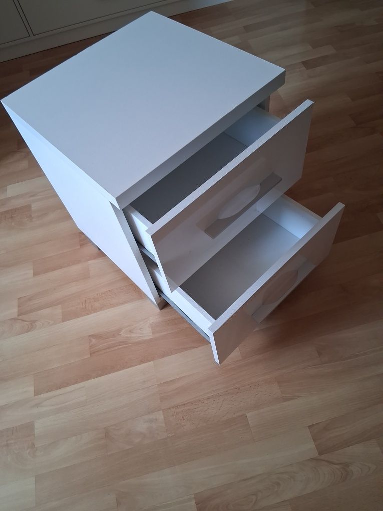 Biała szafka nocna 45x45x54