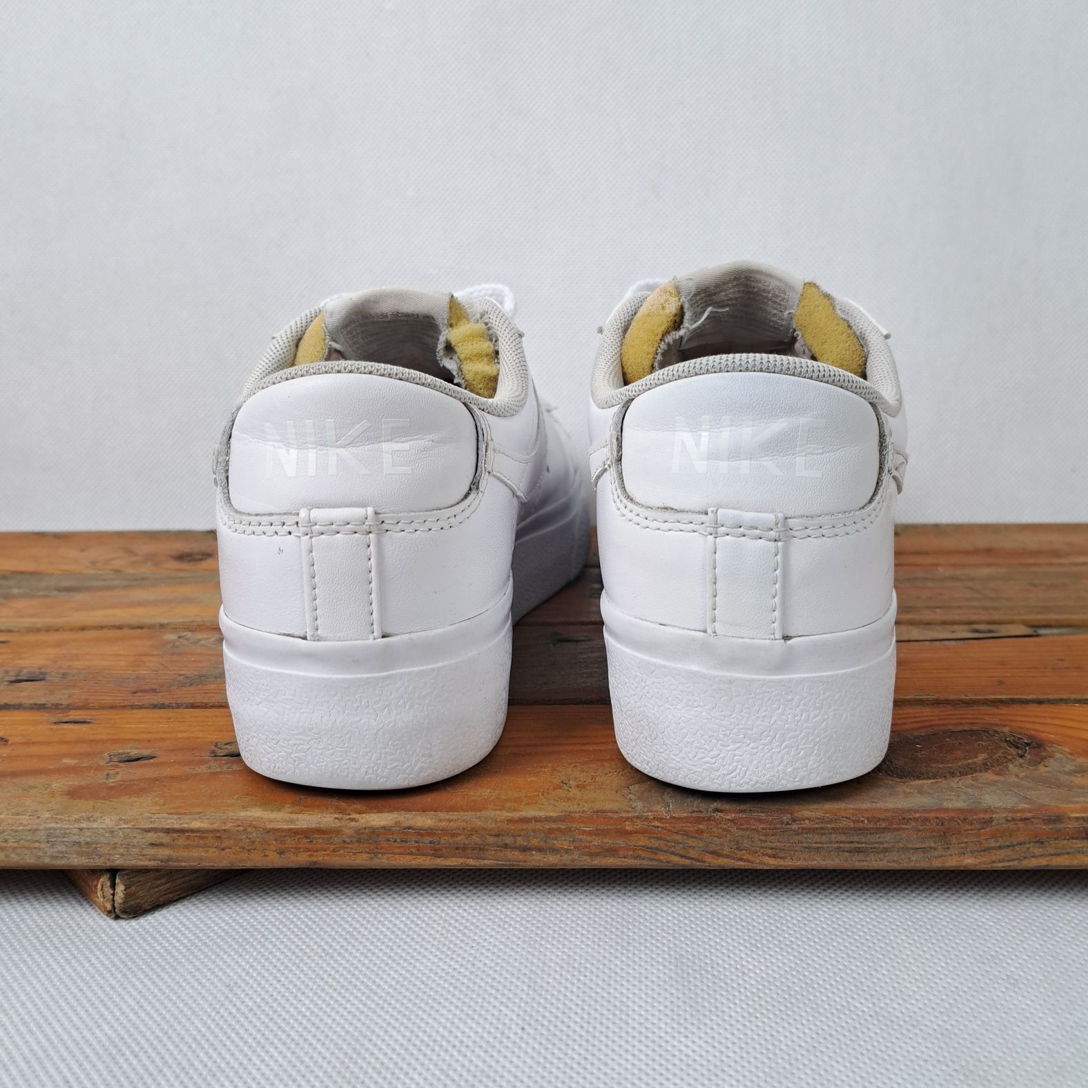 Białe Nike Blazer Low Platform rozmiar  37,5 Buty Dams