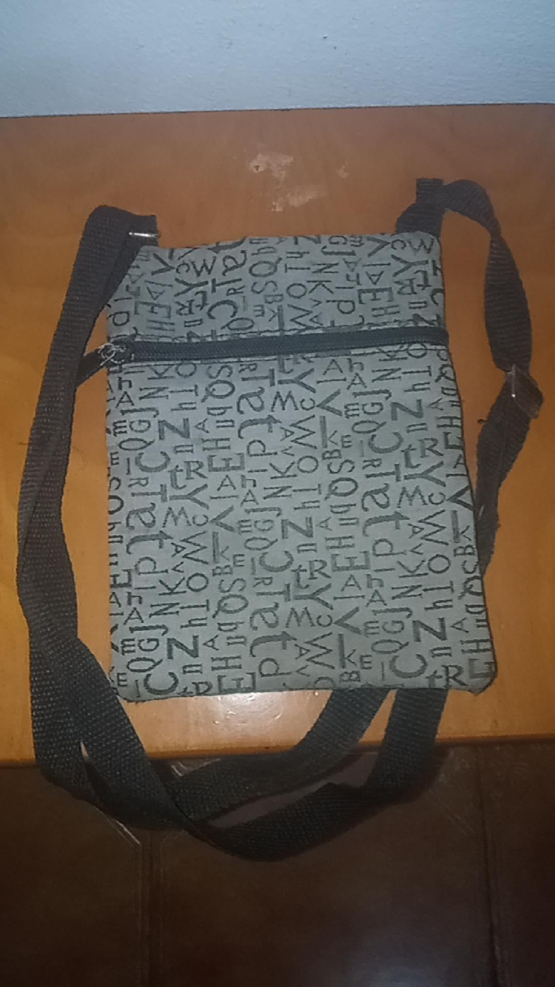 Vendo bolsas / mochilas  (criança)