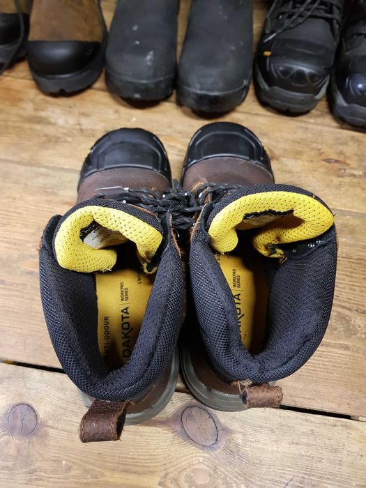 Buty robocze DAKOTA rozm 45 wkł 30 cm S3