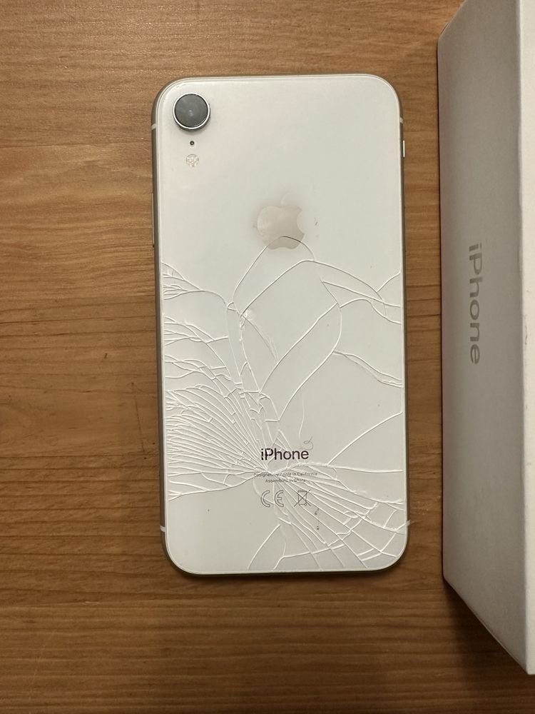 Iphone XR 2019 z uszkodzoną tylnią szybką