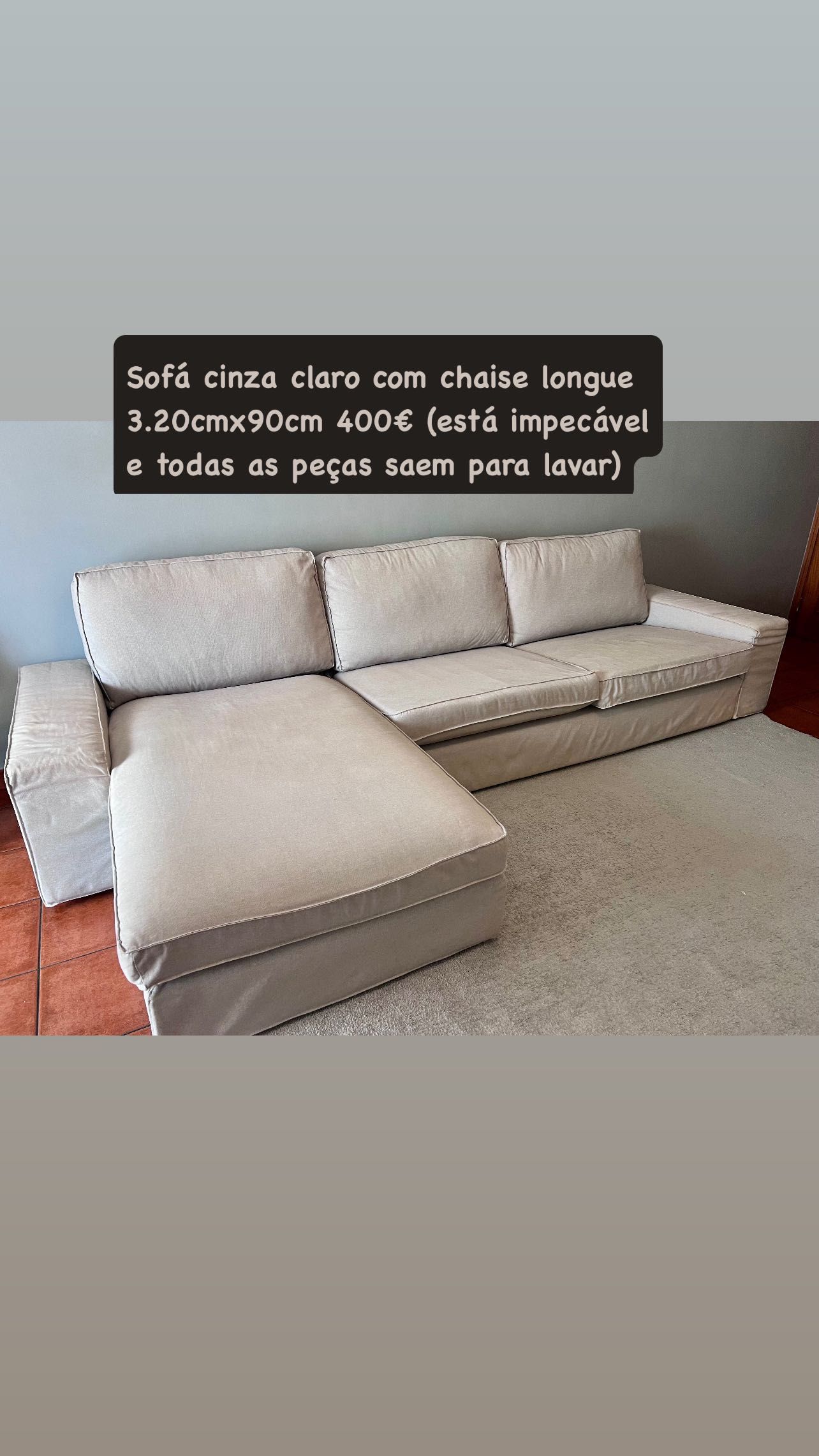 Sofá chaise longue cinza claro