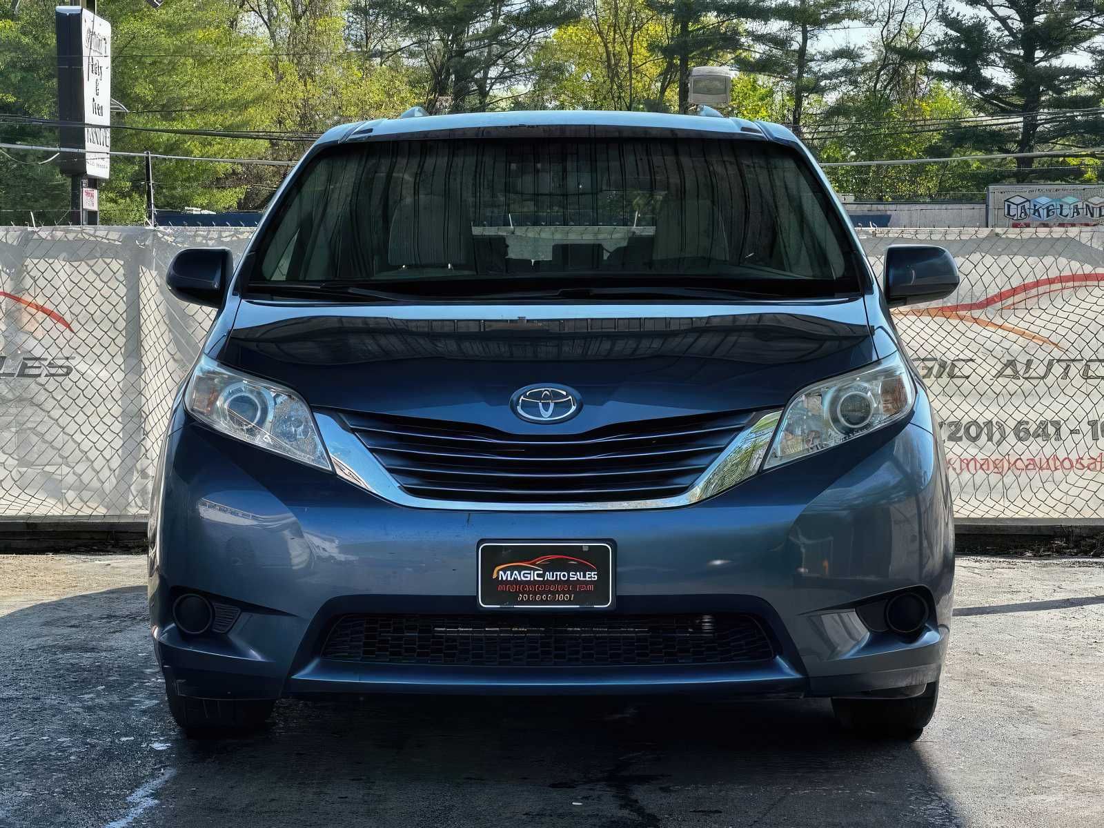 2015 Toyota Sienna LE