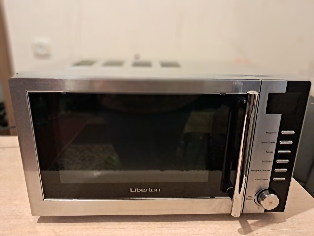 Микроволновка Liberton