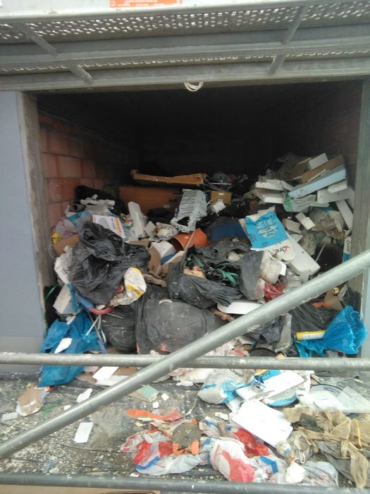 Wyburzenia rozbiórki małe i duże wywóz śmieci budowlanych papy, styrop