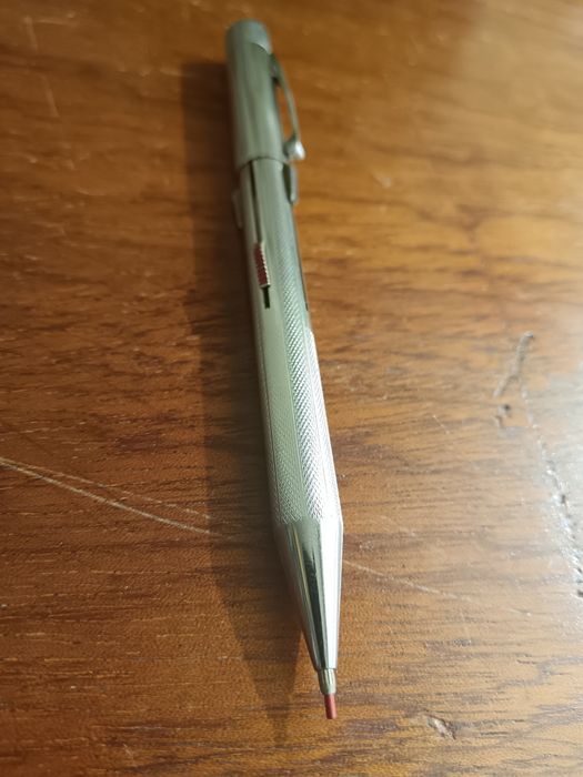 Lapiseira Antiga Norma de 4 cores