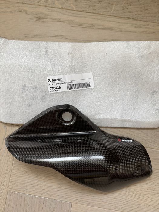 Карбонова накладка на вихлоп Акраповіч Yamaha mt-10, r1, 2022 м.р.