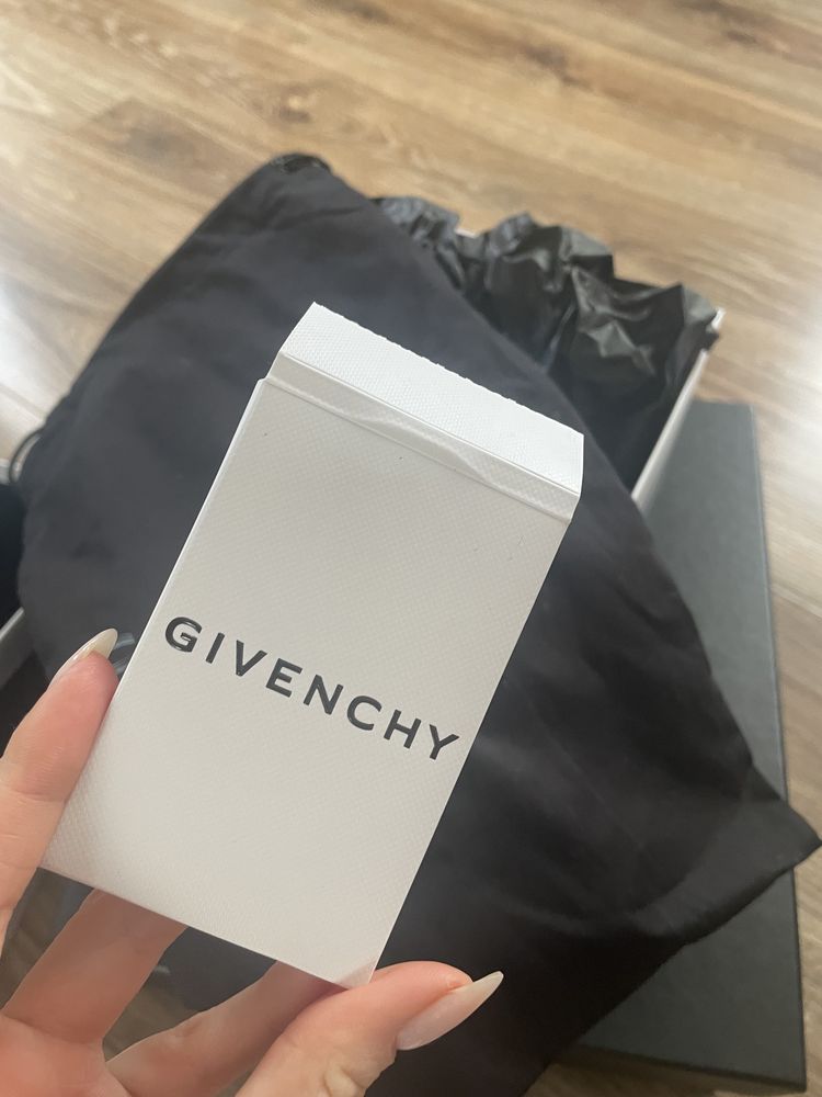 Коробка взуттєва Givenchy оригінал
