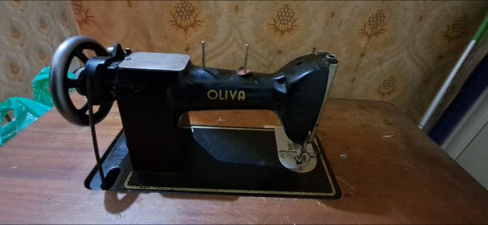 Máquina de costura OLIVA modelo CL45