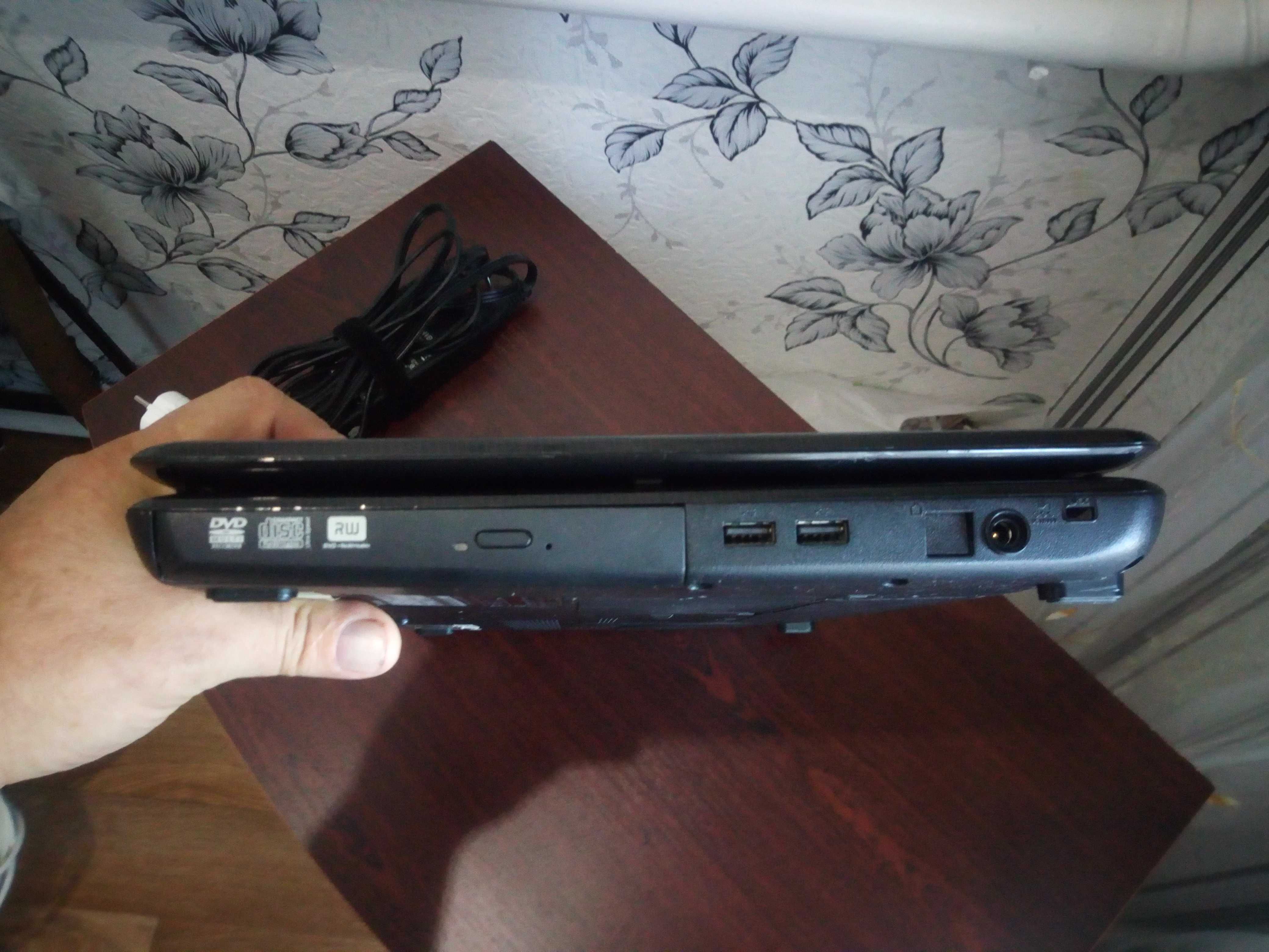 Ноутбук TOSHIBA satellite L555-110