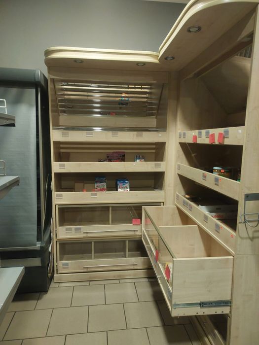 chlebak, półki do sklepu, półki na pieczywo