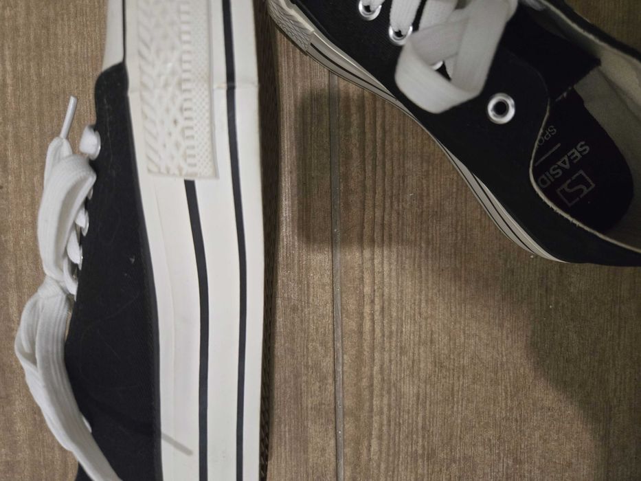Tenis como novos
