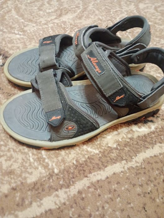 Продам сандалі чоловічі.