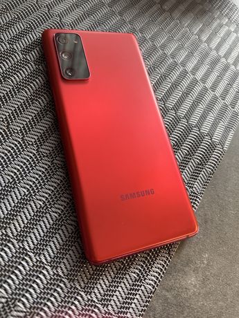 Samsung S20 FE Red 128GB идеал