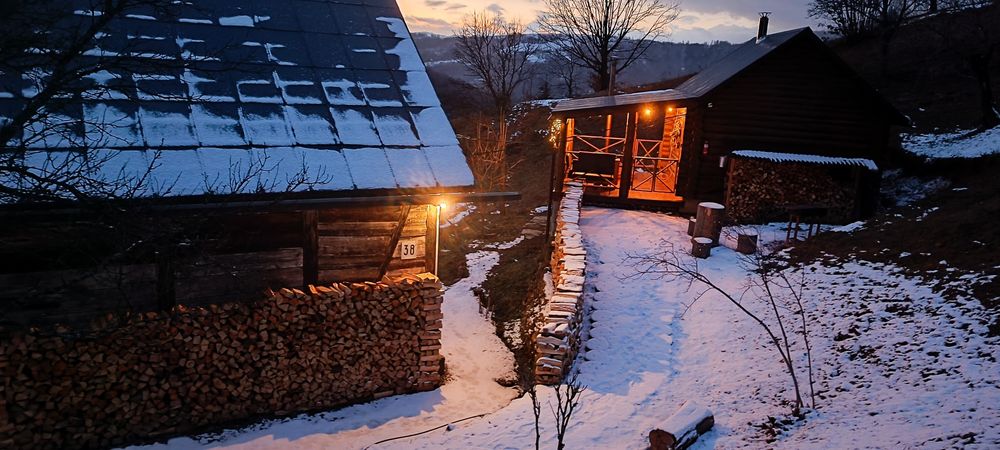 Здається будинок для відпочинку в лісі з сауною холодним басейномта ча