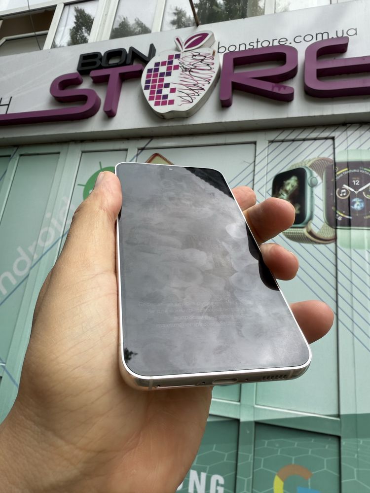 Samsung s23 8/128. Білого кольору