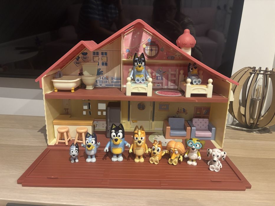 Domek Bluey z mebelkami i figurkami