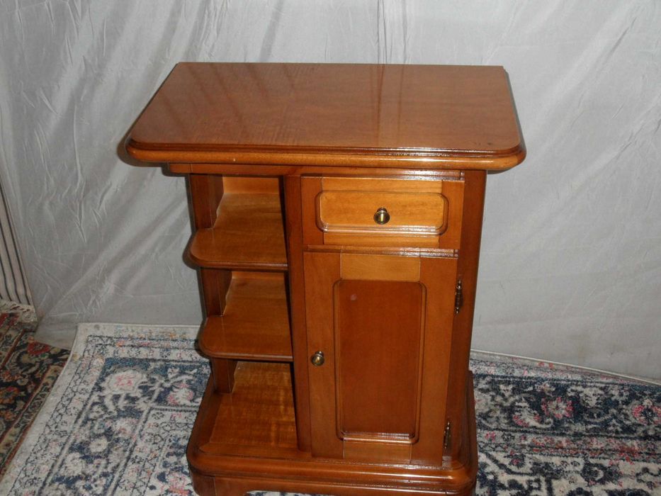 Komoda  Nakastlik Orzech  z Holandii