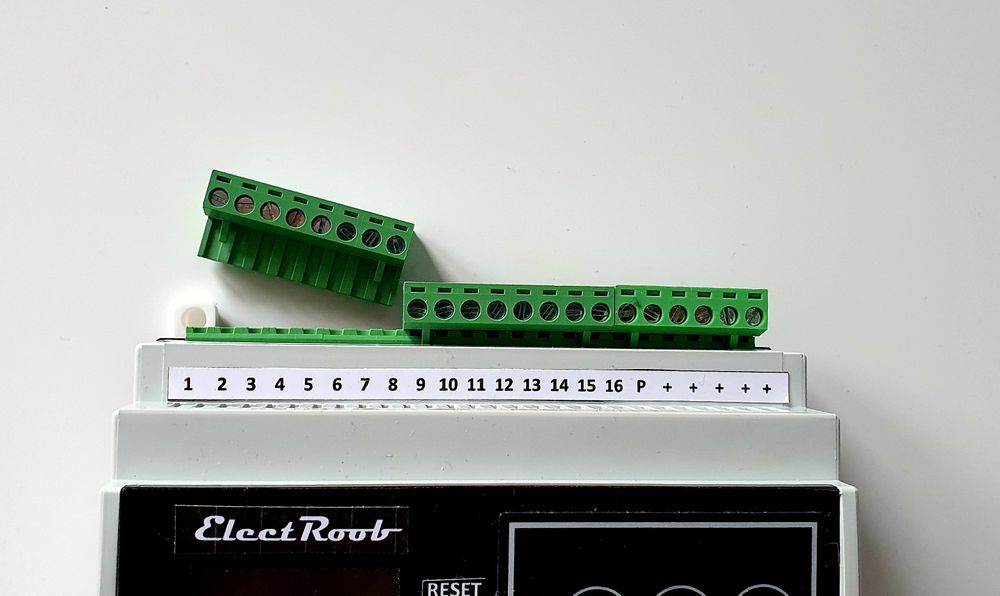 Sterownik schodowy, czujniki Sharp, opcja półpiętro, wi-fi