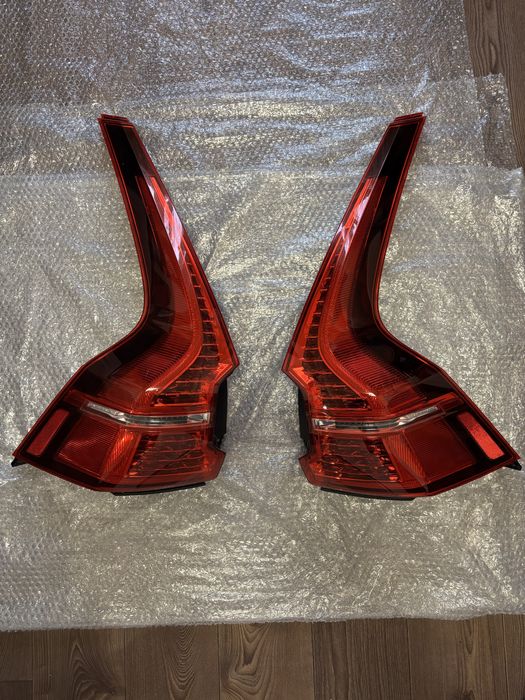 Ліхтарі (фонарі) задні, лівий та правий на Volvo XC60 II, 2017+