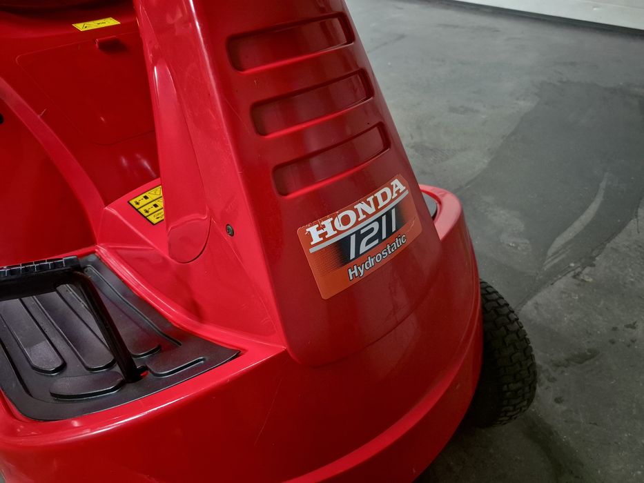 Kosiarka traktorek honda 1211