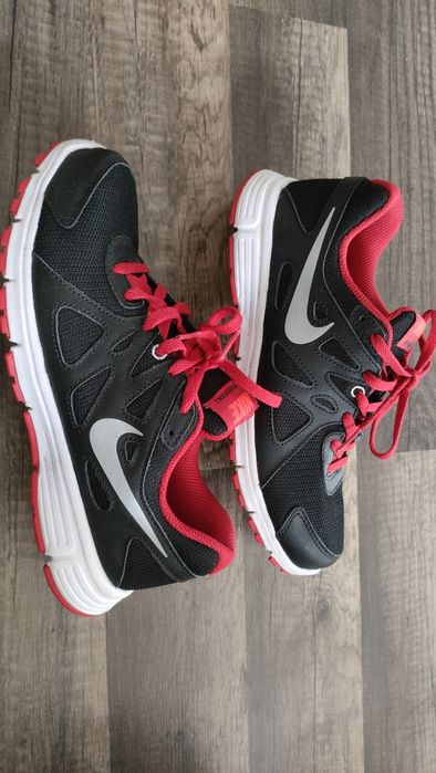 świetne buty do biegania NIKE Revolution 2M jak nowe
