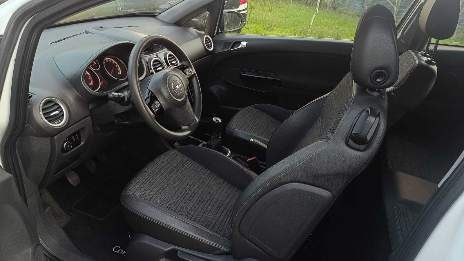 Opel corsa D 1.0 2014